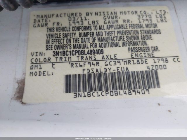 Nissan Versa 1.8s Image 15