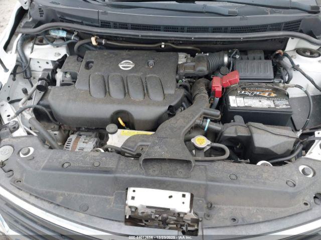 Nissan Versa 1.8s Image 7
