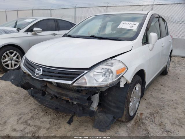 Nissan Versa 1.8s Image 12