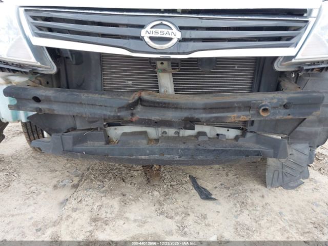 Nissan Versa 1.8s Image 11