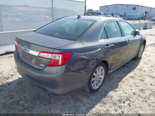 Toyota Camry Xle Image 2