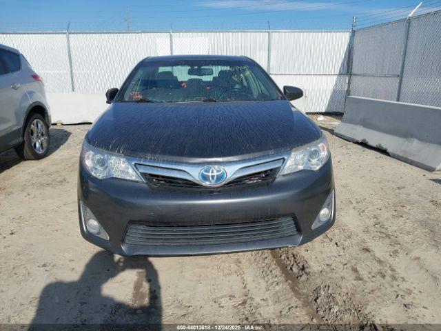 Toyota Camry Xle Image 7