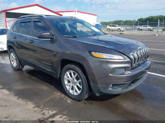  Salvage Jeep Cherokee