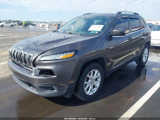 Jeep Cherokee Latitude 4x4 Image 16