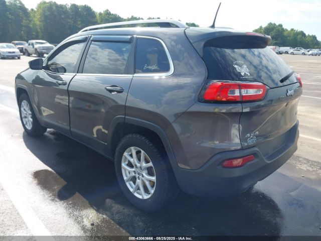 Jeep Cherokee Latitude 4x4 Image 8