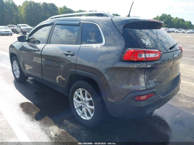 Jeep Cherokee Latitude 4x4 Image 8