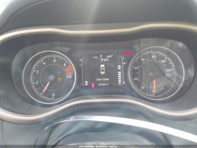 Jeep Cherokee Latitude 4x4 Image 9