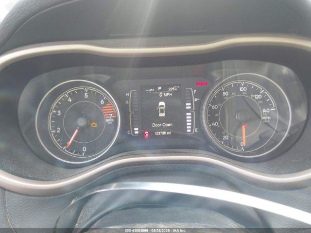 Jeep Cherokee Latitude 4x4 Image 9