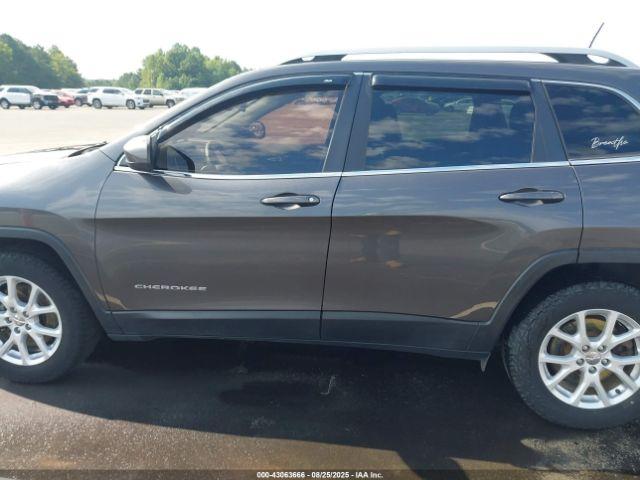 Jeep Cherokee Latitude 4x4 Image 5