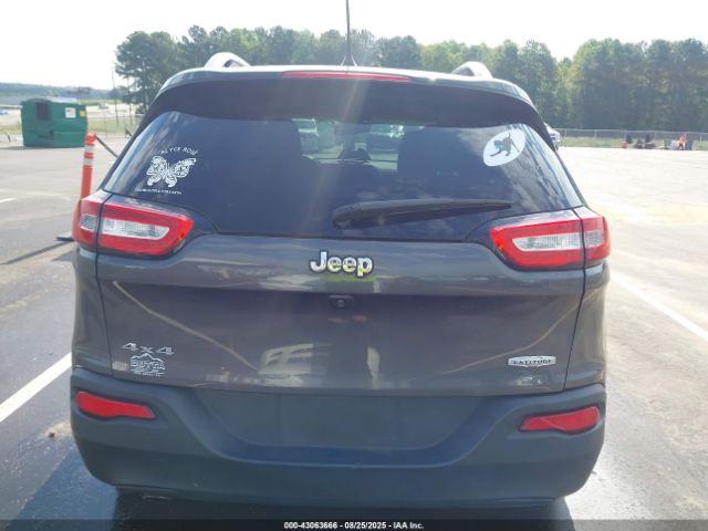Jeep Cherokee Latitude 4x4 Image 12