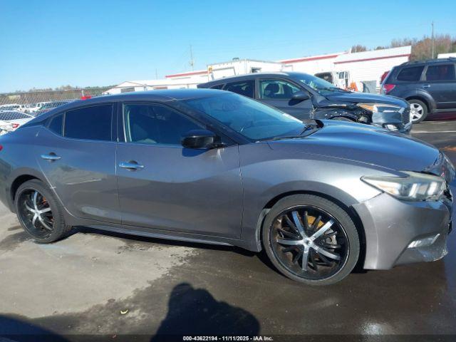 Nissan Maxima Image 9