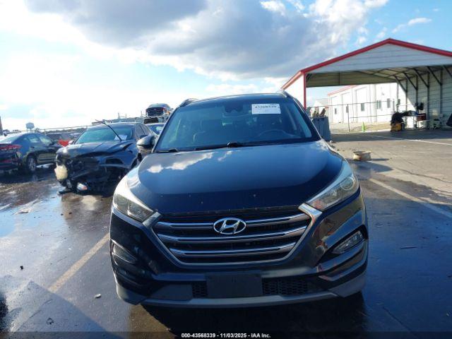 Hyundai TUCSON Limited Image 16