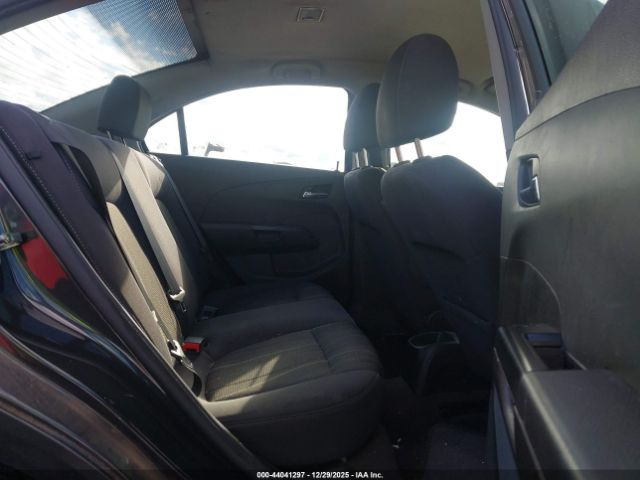 Chevrolet Sonic Lt Auto Image 10