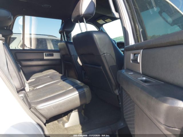 Ford Expedition Xlt Image 2