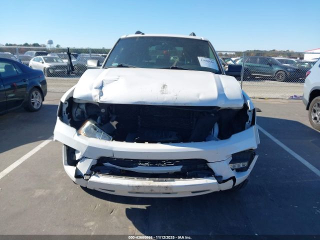 Ford Expedition Xlt Image 11