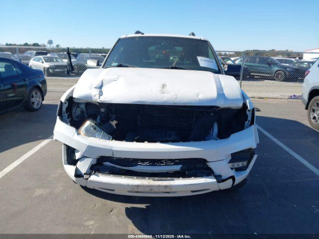 Ford Expedition Xlt Image 11