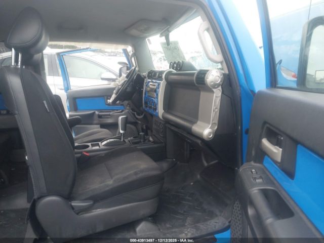 Toyota FJ Cruiser Image 8