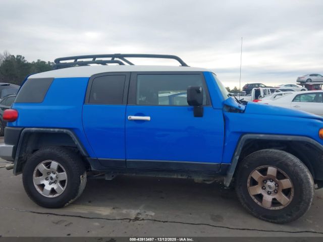 Toyota FJ Cruiser Image 16