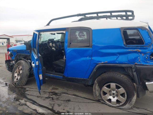 Toyota FJ Cruiser Image 14
