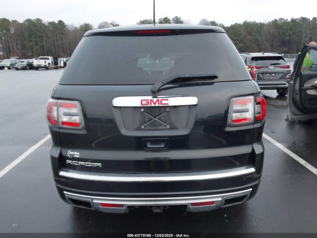 GMC Acadia Denali Image 17