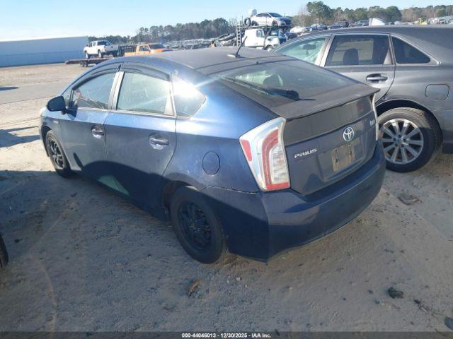 Toyota Prius Three Image 3