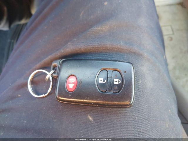 Toyota Prius Three Image 4