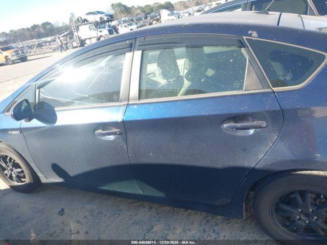 Toyota Prius Three Image 14