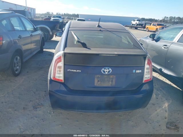 Toyota Prius Three Image 12