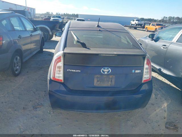 Toyota Prius Three Image 12