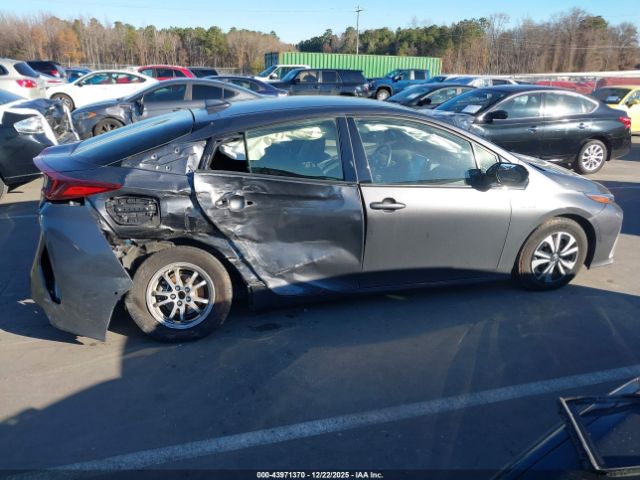 Toyota Prius Prime Advanced Image 11