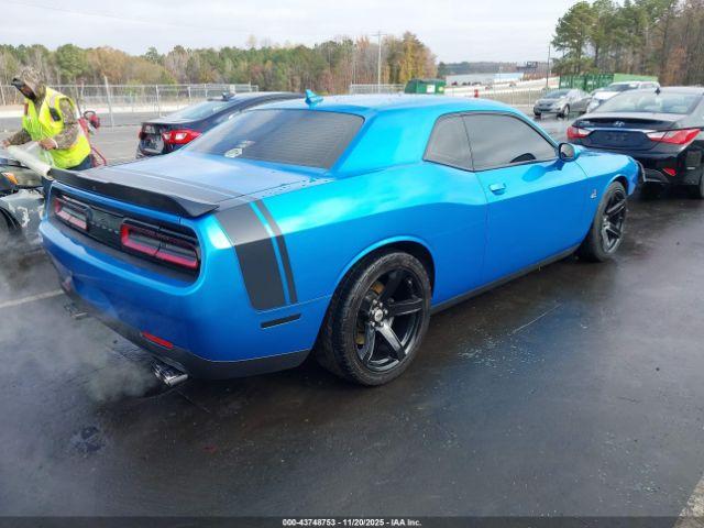 Dodge Challenger Image 8