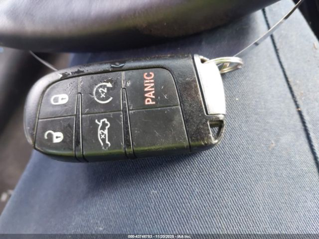 Dodge Challenger Image 4