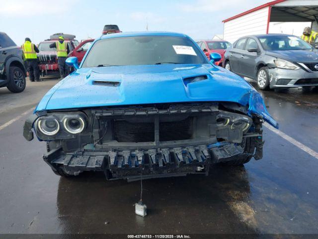 Dodge Challenger Image 9