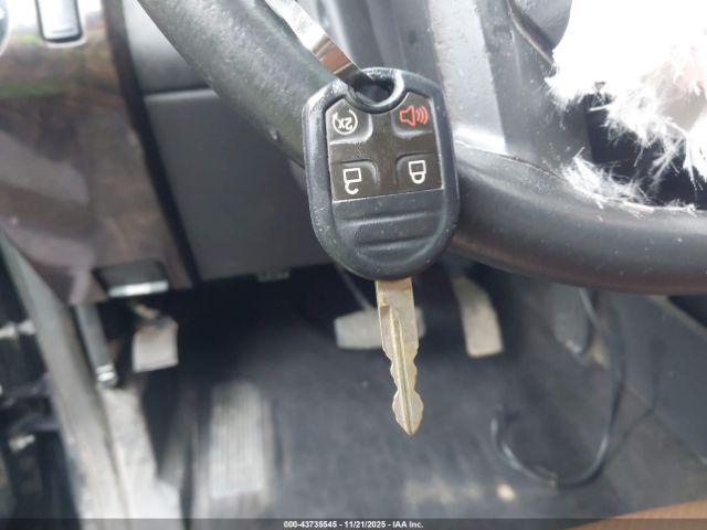 Ford F-250 Lariat Image 12