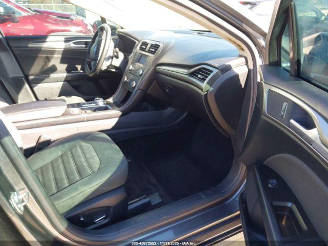 Ford Fusion Se Image 3