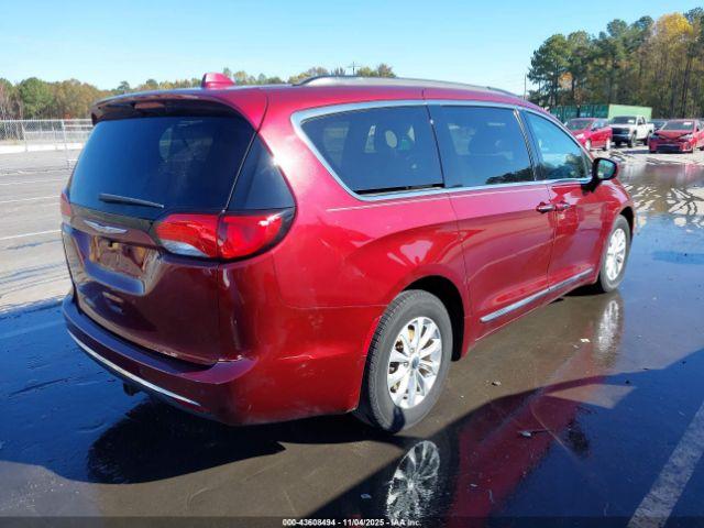 Chrysler Pacifica Touring-l Image 8