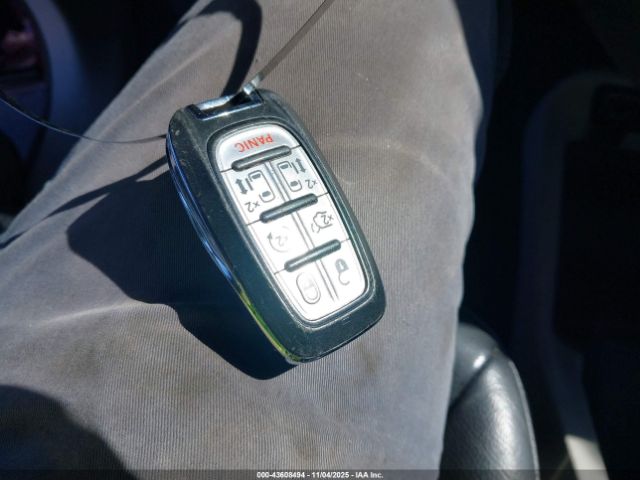 Chrysler Pacifica Touring-l Image 11