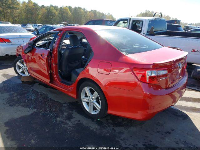 Toyota Camry Se Image 3