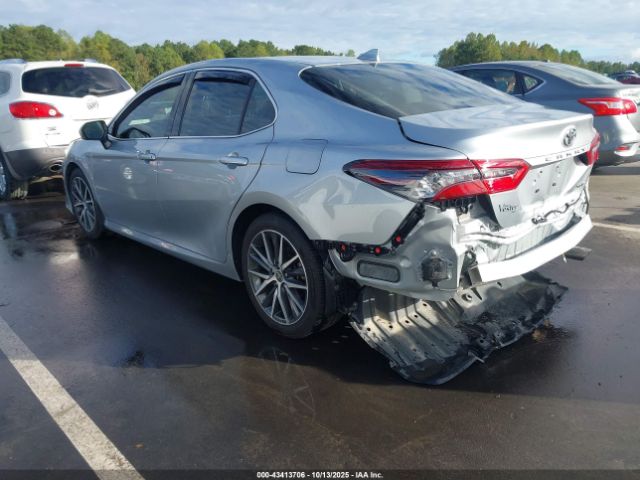 Toyota Camry Xle Image 15
