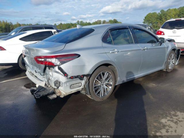 Toyota Camry Xle Image 14