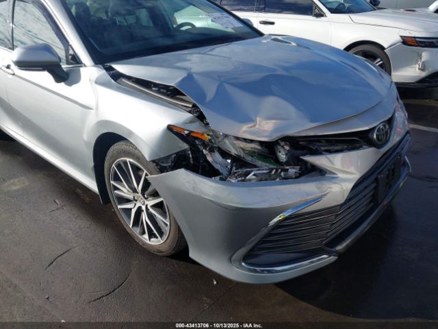 Toyota Camry Xle Image 17