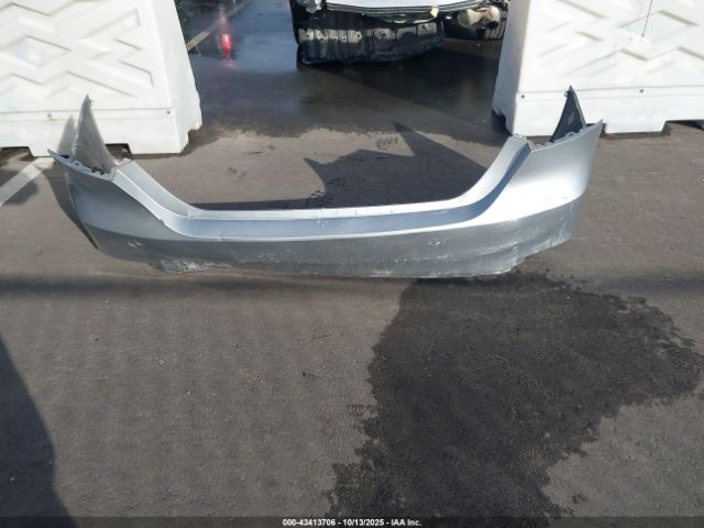 Toyota Camry Xle Image 3