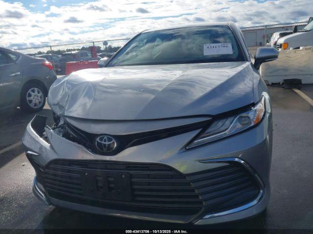 Toyota Camry Xle Image 5