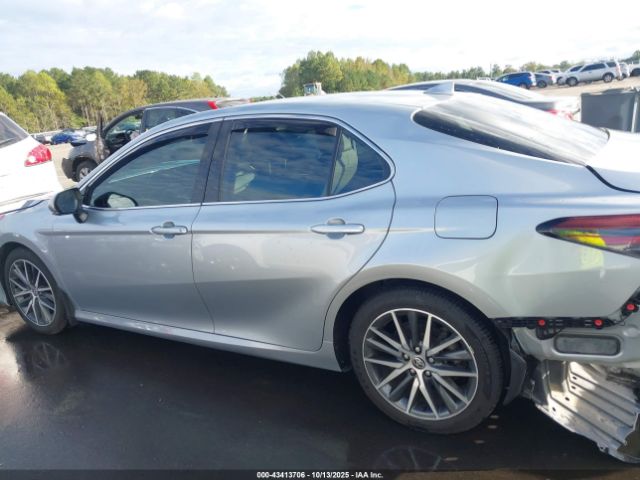 Toyota Camry Xle Image 4