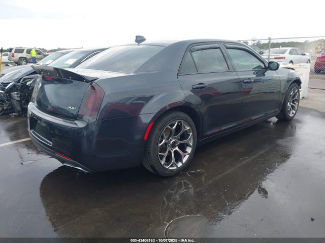 Chrysler 300 Touring Image 7