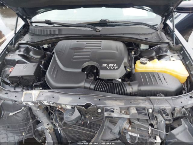 Chrysler 300 Touring Image 9