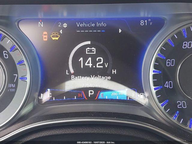 Chrysler 300 Touring Image 15