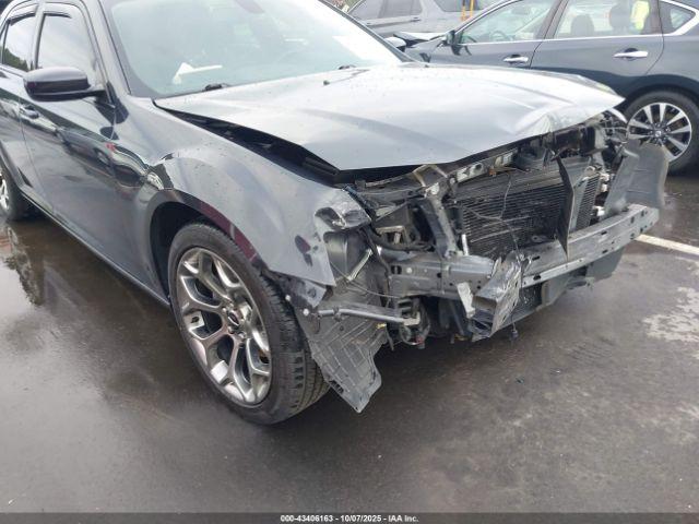 Chrysler 300 Touring Image 17