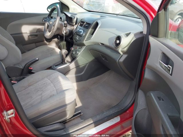 Chevrolet Sonic Lt Auto Image 2