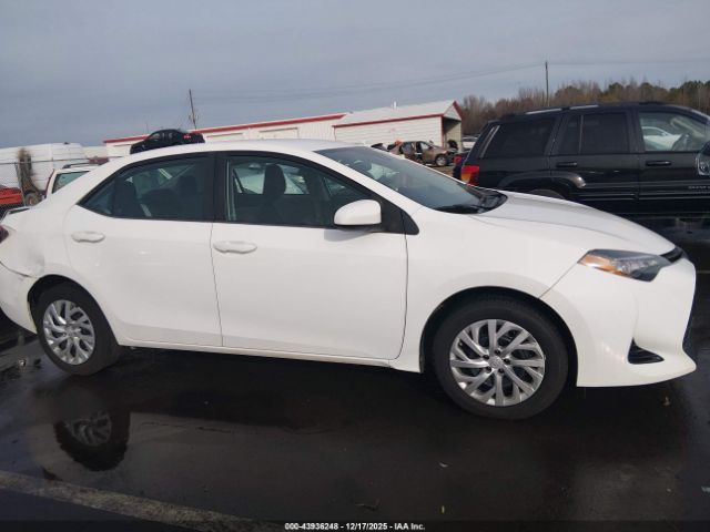 Toyota Corolla Le Image 11